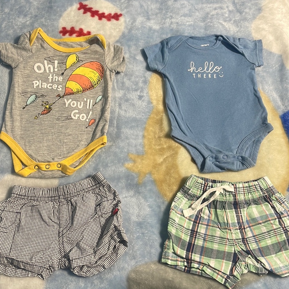 Baby outfits for sale - Picture 1 of 2
